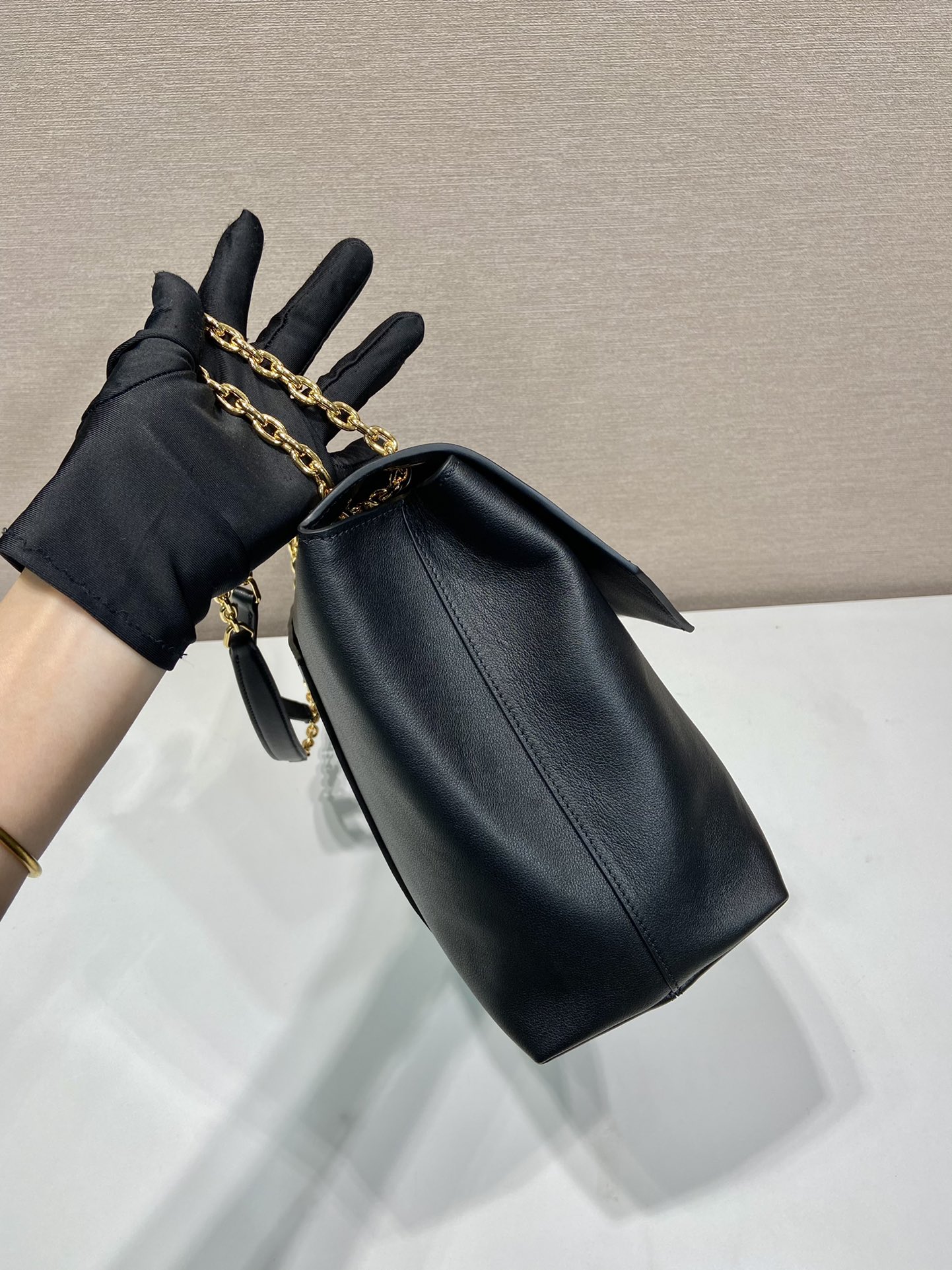 Pra*a leather shoulder bag