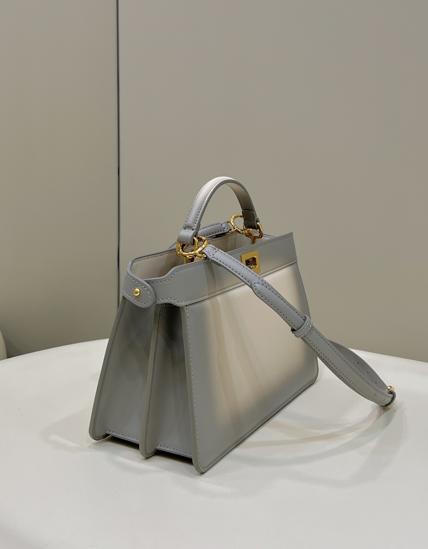 F**di peekaboo i see u medium bag